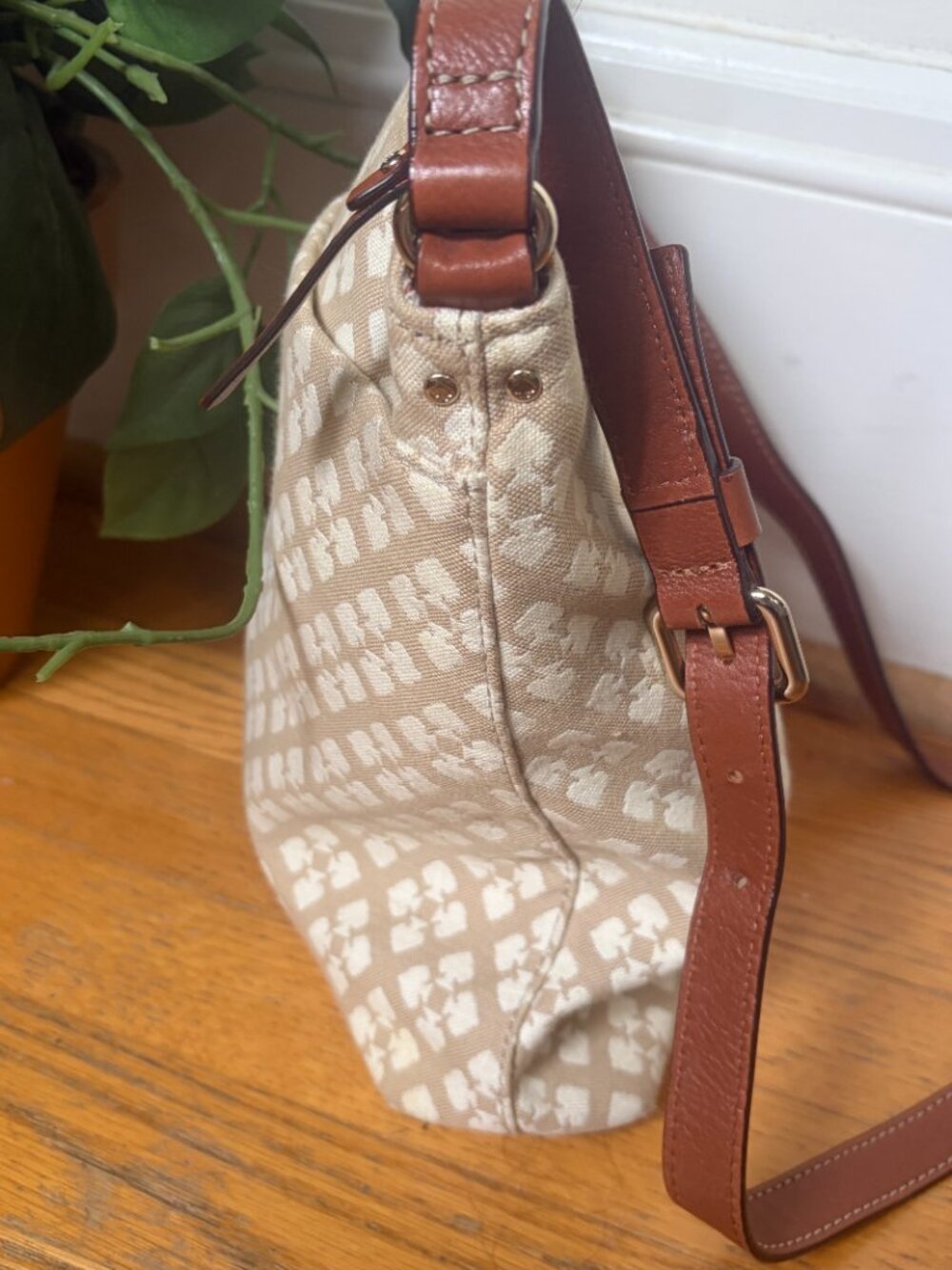 Kate Spade New York Classic Spade Victoria crossbody bag - Picture 5 of 14